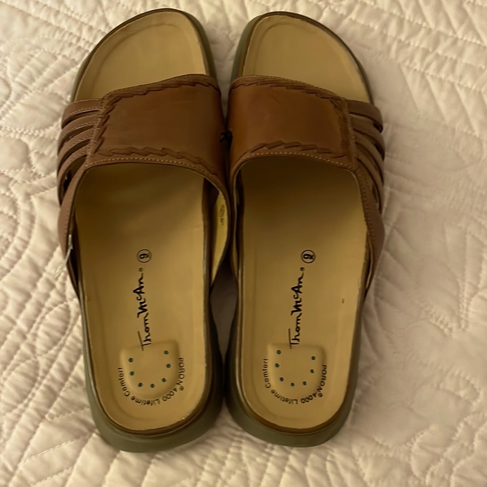 Thom McAn Veronica Womens 9 Brown Leather, Poron 4000 Cushion Slide Sandals